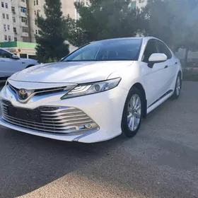 Toyota Camry 2020