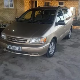 Toyota Sienna 2001