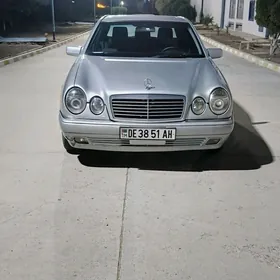 Mercedes-Benz E320 1999