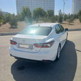 Toyota Camry 2021