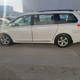 Toyota Sienna 2012