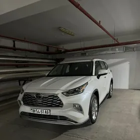 Toyota Highlander 2021