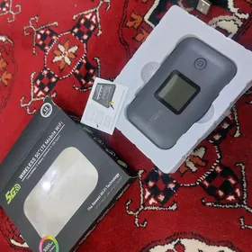 WiFi router elde goterilyan