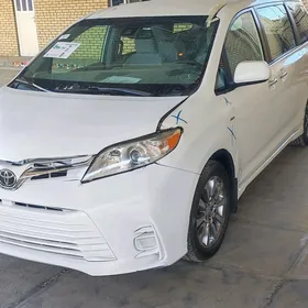 Toyota Sienna 2020