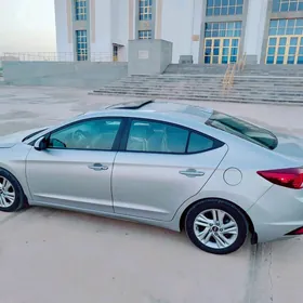 Hyundai Elantra 2020