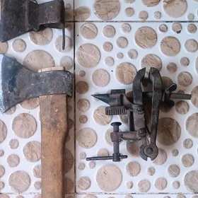 тиски,топоры