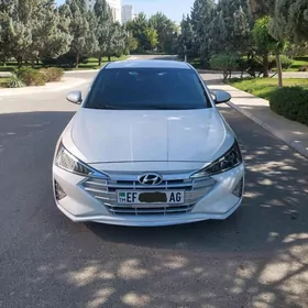 Hyundai Elantra 2020