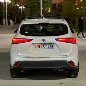 Toyota Highlander 2020