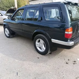 Nissan Pathfinder 1998