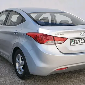 Hyundai Elantra 2011