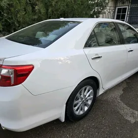 Toyota Camry 2011