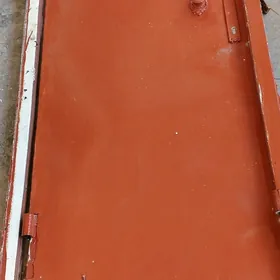 входная дверь  железная