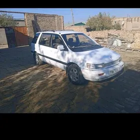 Mitsubishi Chariot 1993