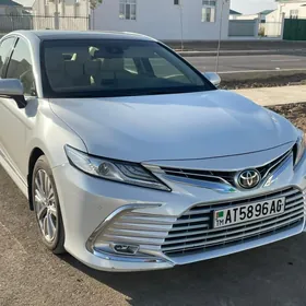 Toyota Camry 2021