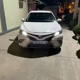 Toyota Camry 2018