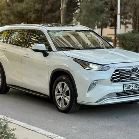 Toyota Highlander 2020