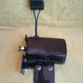 МОТОР (ДВИГАТЕЛЬ) ДЛЯ ОВЕРЛОК