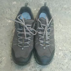 зимние кроссовки