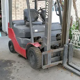 Kara Forklift 2007