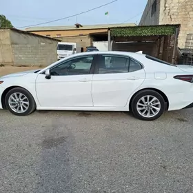 Toyota Camry 2022