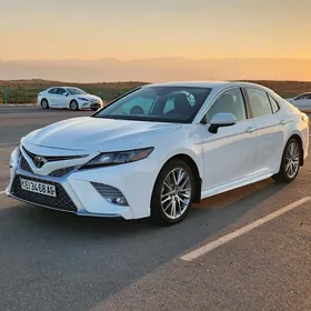 Toyota Camry 2021