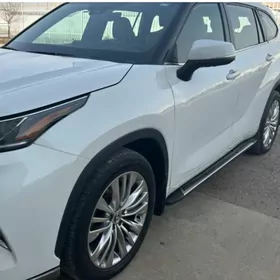 Toyota Highlander 2022