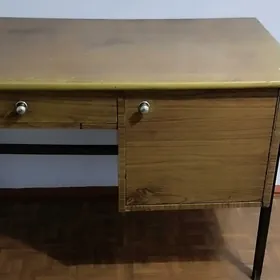 письменный стол для школьника