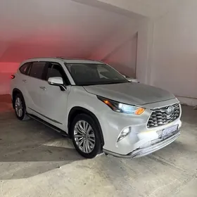 Toyota Highlander 2022