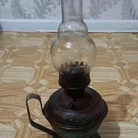 Керасиновая лампа