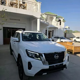 Nissan Navara 2025