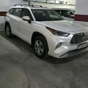 Toyota Highlander 2022