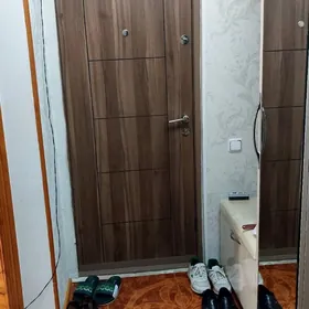 ÝEREWANSKIÝ 4/4 2-KOM