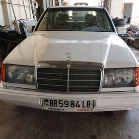 Mercedes-Benz E300 1989
