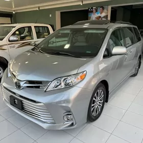 Toyota Sienna 2020