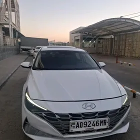 Hyundai Elantra 2022