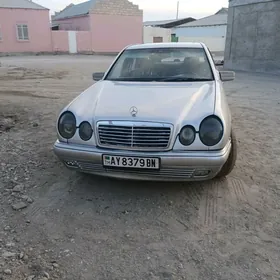 Mercedes-Benz E320 1997