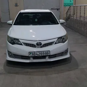 Toyota Camry 2014