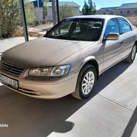 Toyota Camry 2001