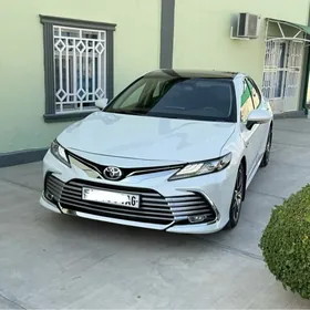 Toyota Camry 2022
