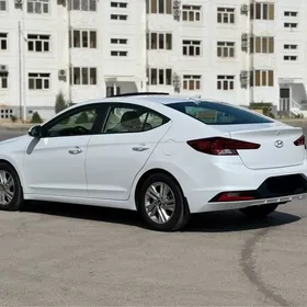 Hyundai Elantra 2020