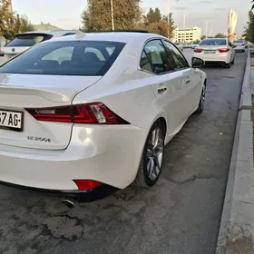 Lexus IS 2016