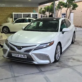 Toyota Camry 2021
