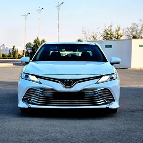 Toyota Camry 2018
