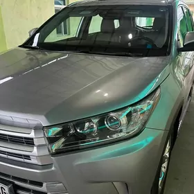 Toyota Highlander 2019
