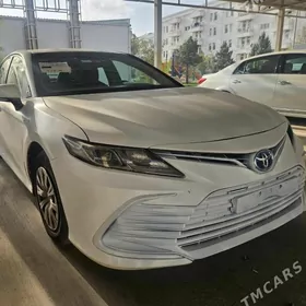 Toyota Camry 2021