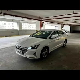 Hyundai Elantra 2020