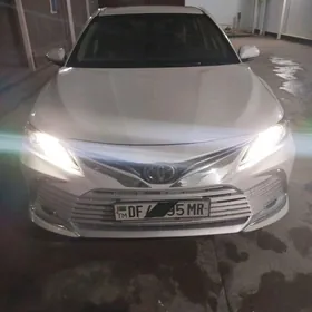 Toyota Camry 2018