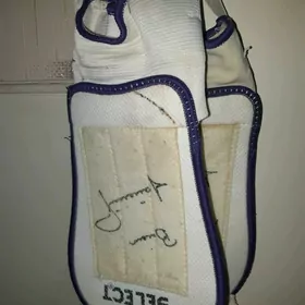 Футбольный наколенник