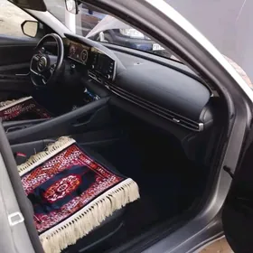 Hyundai Elantra 2021