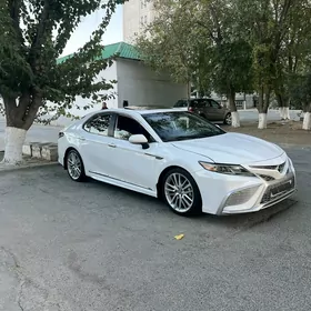 Toyota Camry 2021
